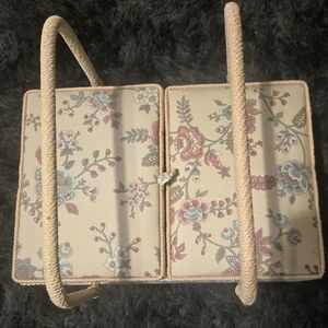 NWOT Vintage Floral Cream Storage Basket